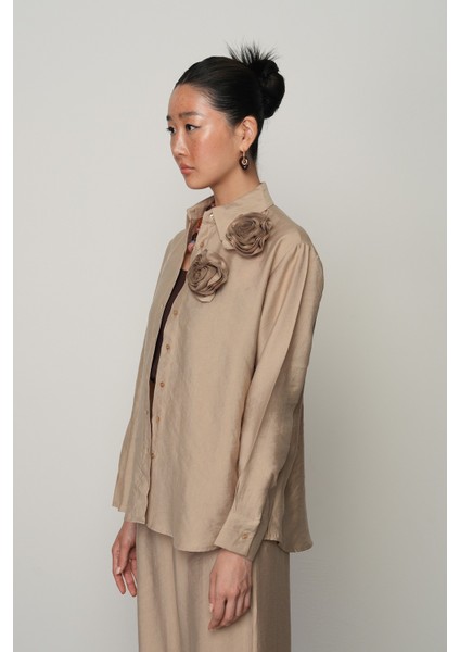 Kadın Önü Çift Gül Işlemeli Düz Renk Gömlek fiyatları