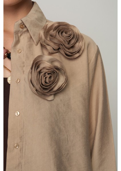 Kadın Önü Çift Gül Işlemeli Düz Renk Gömlek modelleri