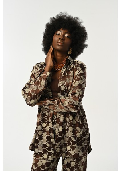 Kadın Petek Desenli Kahverengi Oversize Kesim Gömlek