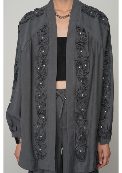 Kadın Şerit Gül ve Taş Detaylı Düz Oversize Kimono modelleri