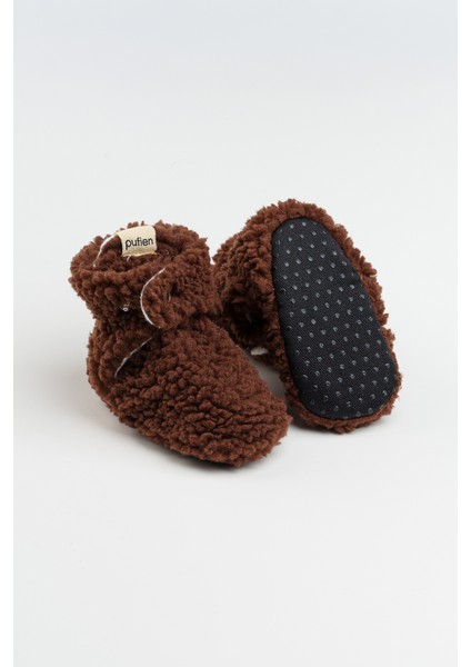 Kaydırmaz Tabanlı Bebek Pandufu – Peluş ve Terletmez Organik Pamuk Astarlı Kahverengi Panduf
