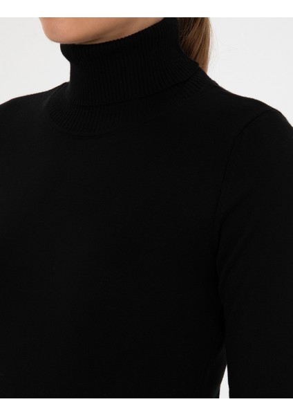 Kadın Siyah Slim Fit Balıkçı Yaka Basic Kazak 50315747-VR046