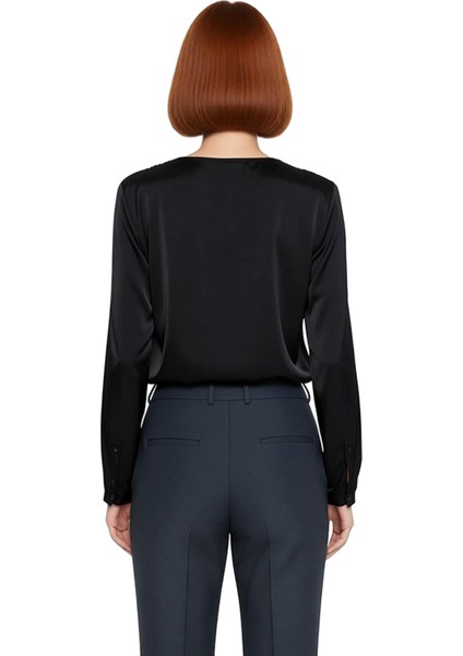 Kadın Regular Kalıp V Yaka Kruvaze Kapama Ekru Saten Dokuma Bluz Günlük Kullanım Için Ideal fırsatları