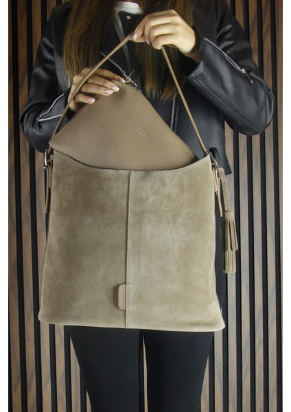 Kum Hakiki Dana Süet Püsküllü Manyetik Kapaklı Büyük Boy Günlük Omuz Çantası ve El Çantası fırsatları