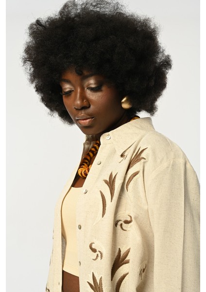 Kadın Önü Kahverengi Nakış Işlemeli Natur Renk Gömlek fiyatları