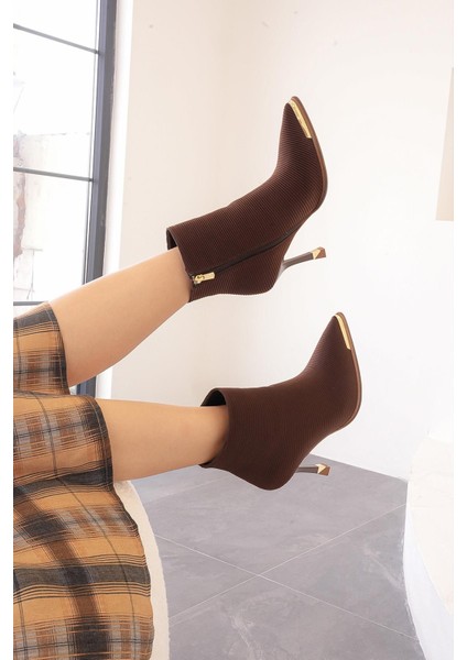 Vita Ön Metal Detaylı Streç Topuklu Kadın Bot Kahve fırsatları