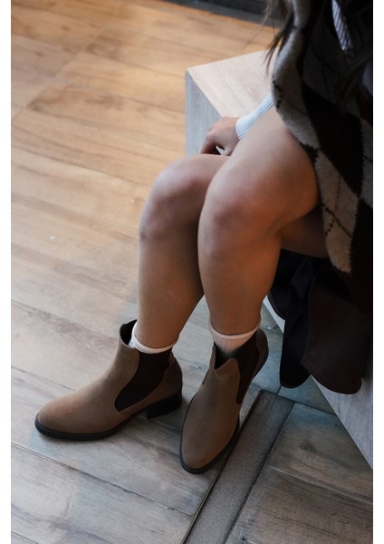 Kadın Elastik Yan Bantlı Topuklu Günlük Bot Espato Vizon Süet fiyatları
