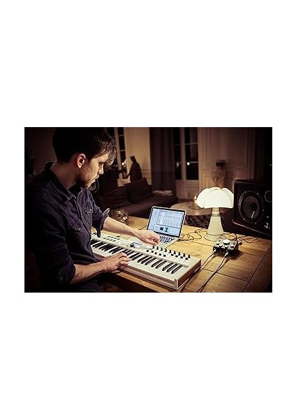 – Keylab Essential 61 Mk3 | Müzik Prodüksiyonu Için Mıdı Kontrolcü, Kapsamlı Yazılım Paketi, 61-Tuş, 9 Encoder, 9 Fader, 1 Modülasyon Tekerleği, 1 Pitch Bend Tekerleği, 8 Pad - Beyaz fırsatları