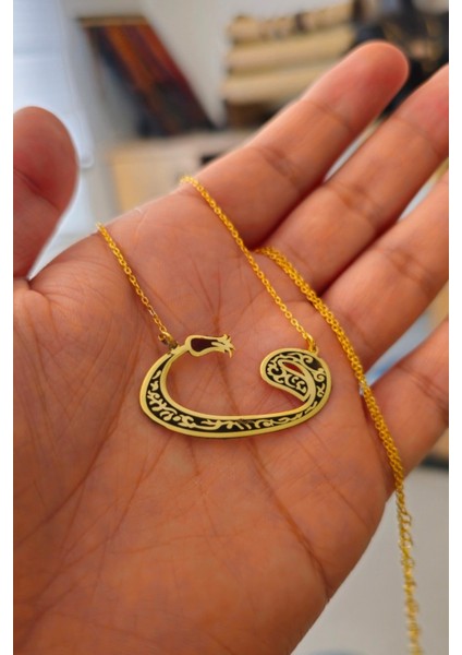 925 Ayar Gümüş 24 Ayar Altın Kaplama Vav Kolye