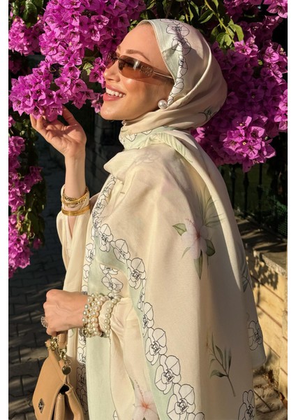 Seda Aydın'ın Tercihi Rosmina Krem Monogram Floş Şal