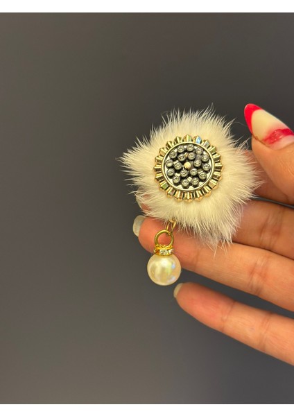 Inci ve Zirkon Işleme Tüğlü Beyaz Kadın Broş Yaka Iğnesi 3x3 cm