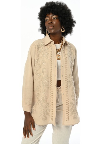 Kadın Önü Nakış Işlemeli Oversize Kesim Gömlek