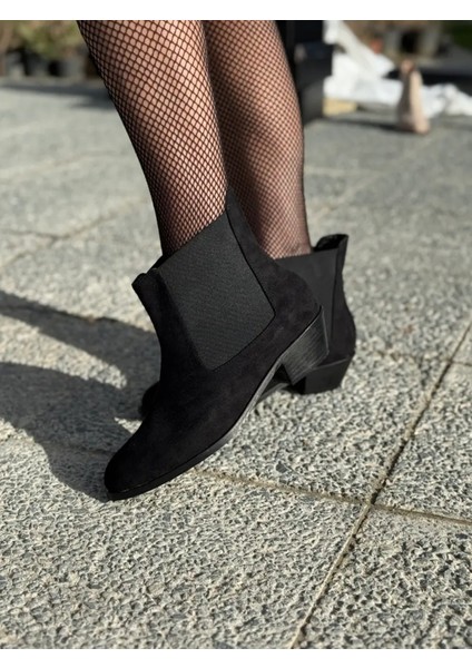 Centa Süet Lastikli Kısa Topuklu Büyük Numara Kadın Bot Stil ve Rahatlık fırsatları