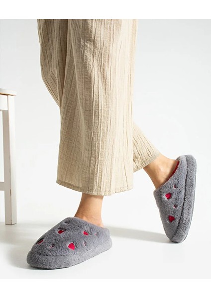 Love Kalp Desenli Peluş Içi Tüylü Kaydırmaz Taban Rahat Pofuduk Çeyiz Bohça Misafir Kadın Ev Terliği modelleri