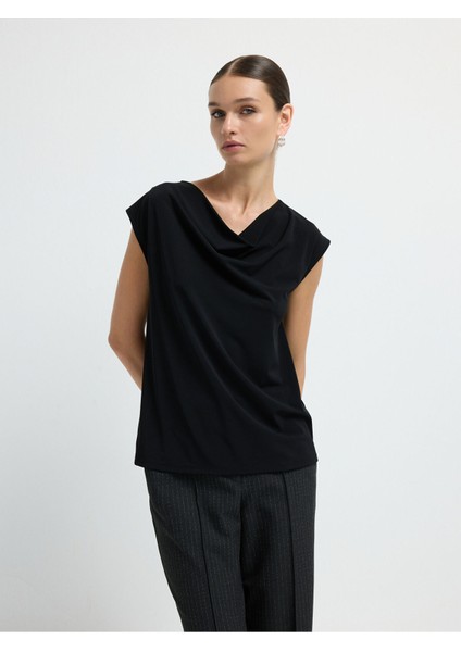 Degaje Yaka Örme Bluz Siyah 11544471001
