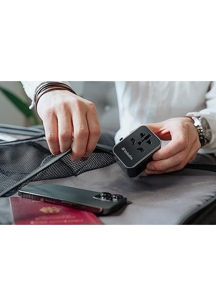 49545 - Uta-03 Unıversal Travel Adapter - PD30W / Qc / 2xusb / 2xtype-C fırsatları