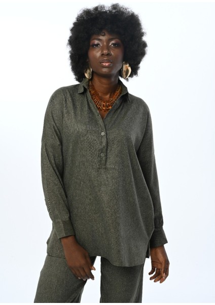 Kadın Düz Renk Yakası Detaylı Oversize Kesim Gömlek fiyatları