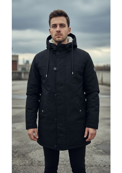 Siyah Erkek Gabardin Kapitone Astarlı Kaban – Şık, Sıcak ve Su Geçirmez