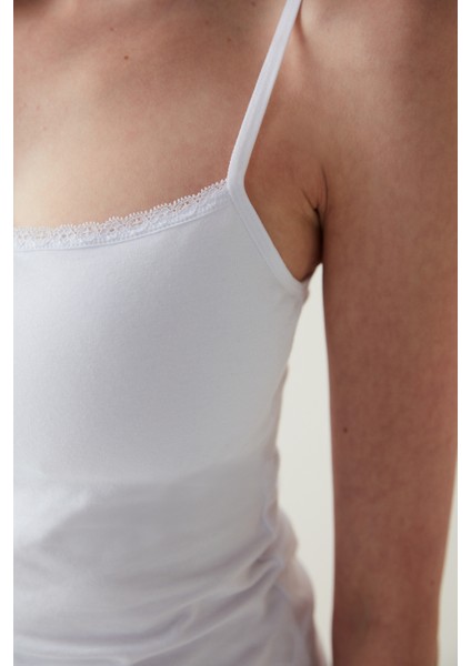 Beyaz Göğsü Destekli Atlet