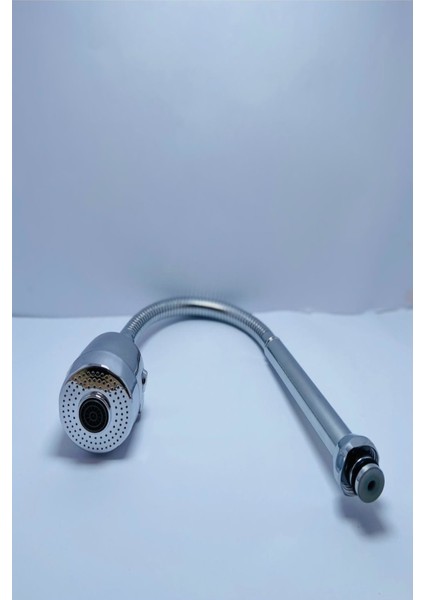 Krom Her Yöne 360° Hareketli Esnek Borulu Mutfak Lavabo Musluk Çeşme Batarya Borusu Başlığı