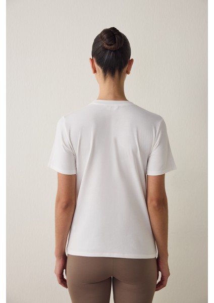 Kırık Beyaz Basic Bisiklet Yaka Tişört