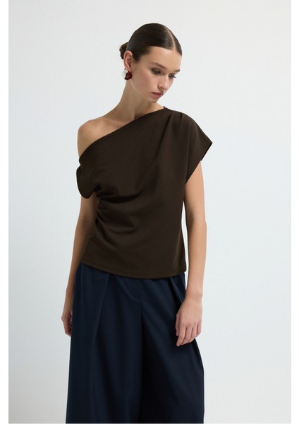 Degaje Yaka Kolsuz Bluz Kahve 11545231001 fırsatları