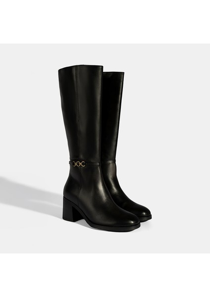 Kadın Siyah Metal Aksesuarlı Deri Çizme