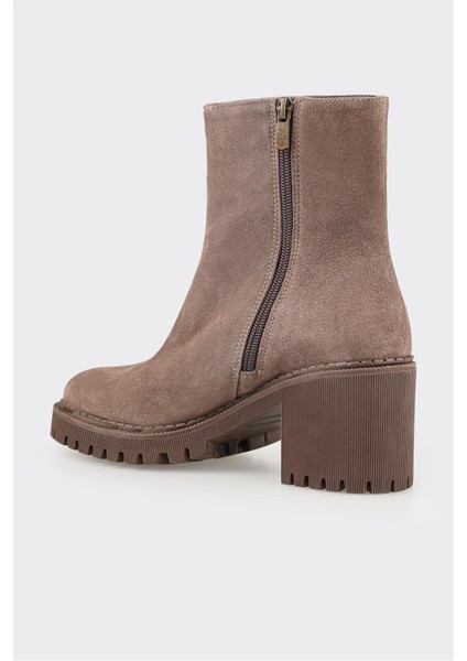 Kahve Deri Kadın Günlük Bot modelleri