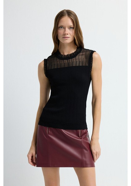 Tül Detaylı Kolsuz Triko Bluz Siyah 11544676001