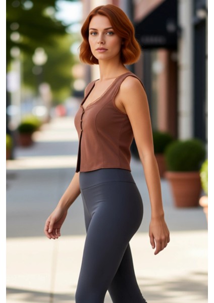 Yazlık Pamuklu Crop Bluz Fitted Kalıp Kare Yaka Günlük Stil Dayanıklı Malzeme Seçkin