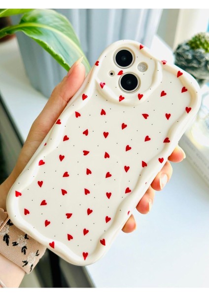 Aksesuar 14 ve 15 ile Uyumlu Kırmızı Kalpler Baskı Desenli Silikon Kılıf