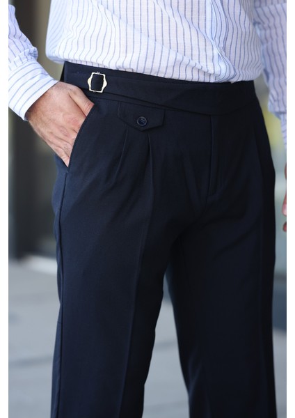 Kuşaklı Pileli Kemer Detaylı Old Money Kumaş Pantolon