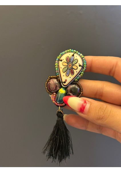 Etnik Püsküllü Kadın Broş Yaka Iğnesi 5x3 cm