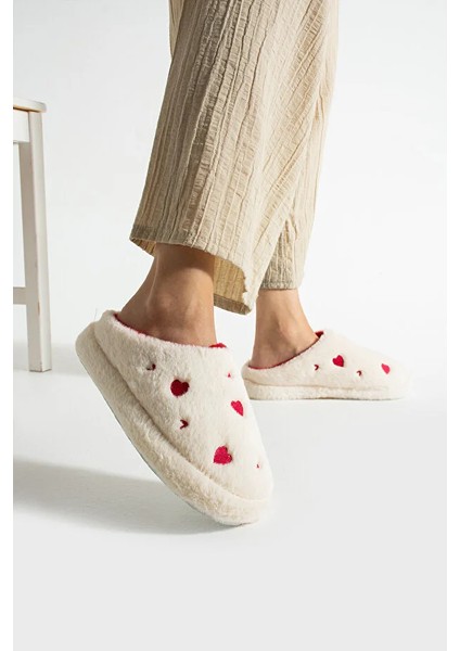 Love Kalp Desenli Peluş Içi Tüylü Kaydırmaz Taban Rahat Pofuduk Çeyiz Bohça Misafir Kadın Ev Terliği modelleri