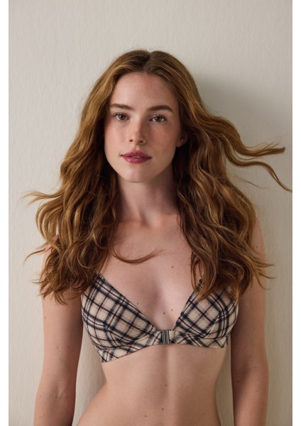 Önden Açılan Balensiz Desteksiz Üçgen Sütyen