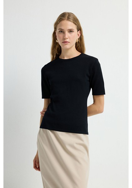 Yuvarlak Yaka Triko Bluz Siyah 11545822000 fırsatları