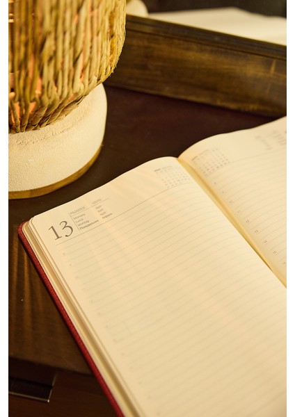 Kişiye Özel Bordo 2026 Günlük Ajanda Vegan Deri Kanguru Düz Kurumsal Hediyelik fiyatları