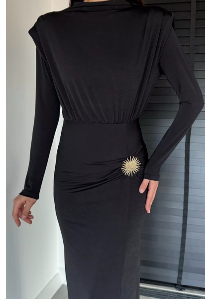 Kadın Omuz Vatkalı Büzgülü Aksesuarlı Elbise P-00018999 fırsatları