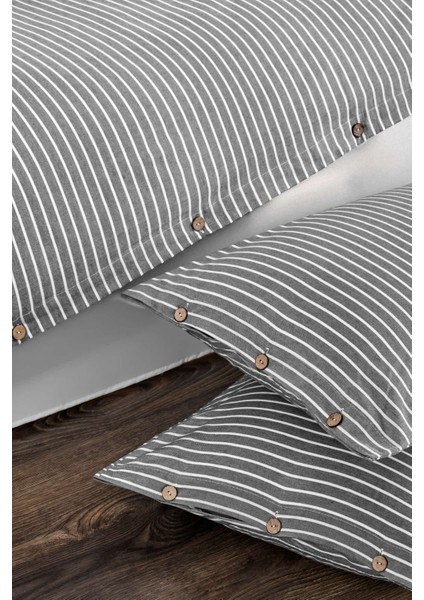 Milan Çizgili Desenli Ahşap Düğme Aksesuarlı %100 Pamuklu Nevresim Takımı fiyatları