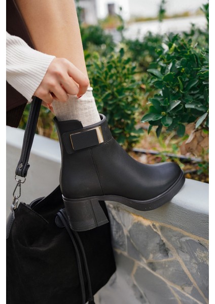 Kadın Tokalı Fermuarlı Kalın Topuklu Bot Nuvos Siyah fiyatları