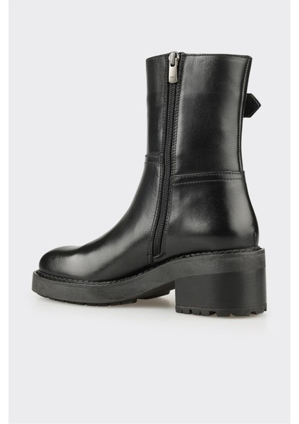 Siyah Deri Kadın Günlük Bot modelleri