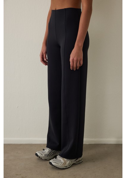 Siyah Yüksek Bel Toparlayıcı Etkili Düz Paça Pantolon