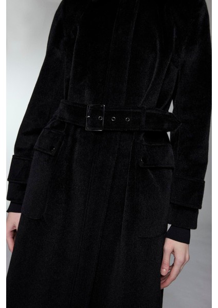 Kapüşonlu Kemer Detaylı Kaban fırsatları