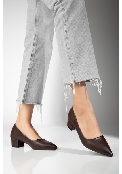 Kadın Hakiki Deri Kahverengi Sivri Burun Özel Tasarım Klasik Topuklu Ayakkabı fiyatları