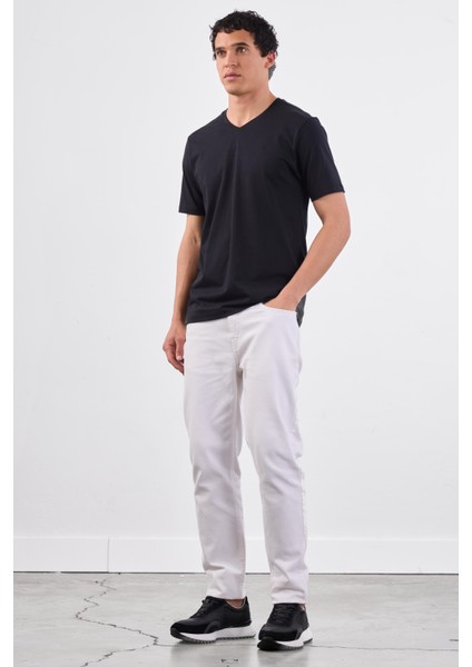 Siyah V Yaka Pamuklu Düz Renk Slim Fit Erkek T-shirt fırsatları