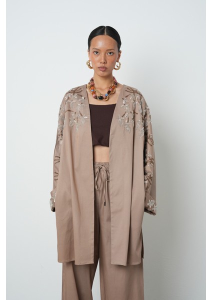 Kadın Yakası ve Kolları Boncuk Işlemeli Oversize Uzun Kimono fiyatları