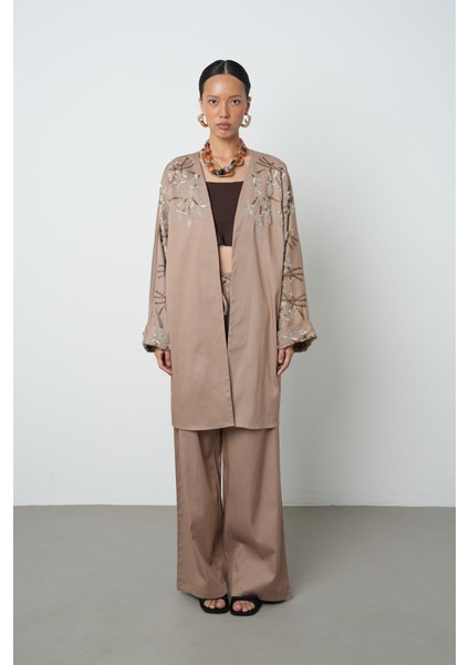 Kadın Yakası ve Kolları Boncuk Işlemeli Oversize Uzun Kimono fırsatları