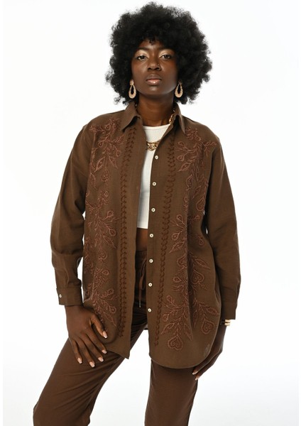 Kadın Önü Nakış Işlemeli Oversize Kesim Gömlek