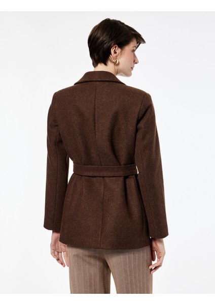 Uzun Kollu Cepli Kemer Detaylı Kruvaze Düğmeli Kısa Kaşe Mont fırsatları