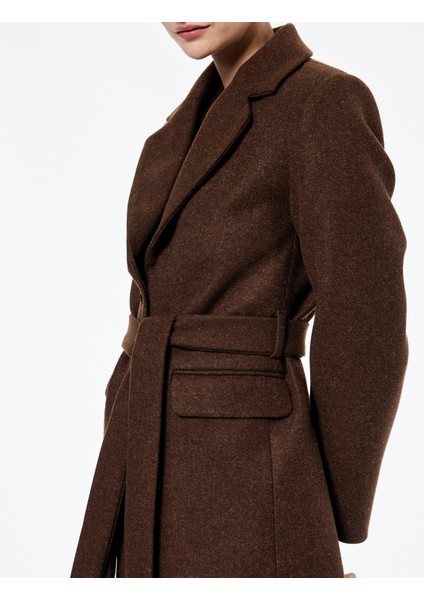 Uzun Kollu Cepli Kemer Detaylı Kruvaze Düğmeli Kısa Kaşe Mont indirimleri